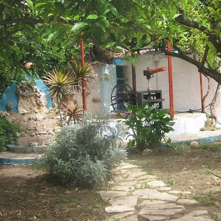 Theodora Aparthotel Makrýgialos Exterior foto